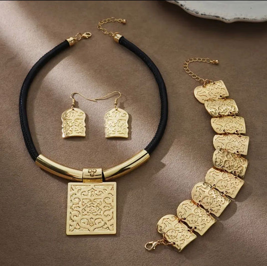 Juego de pulcera,arete y collar chapa de oro