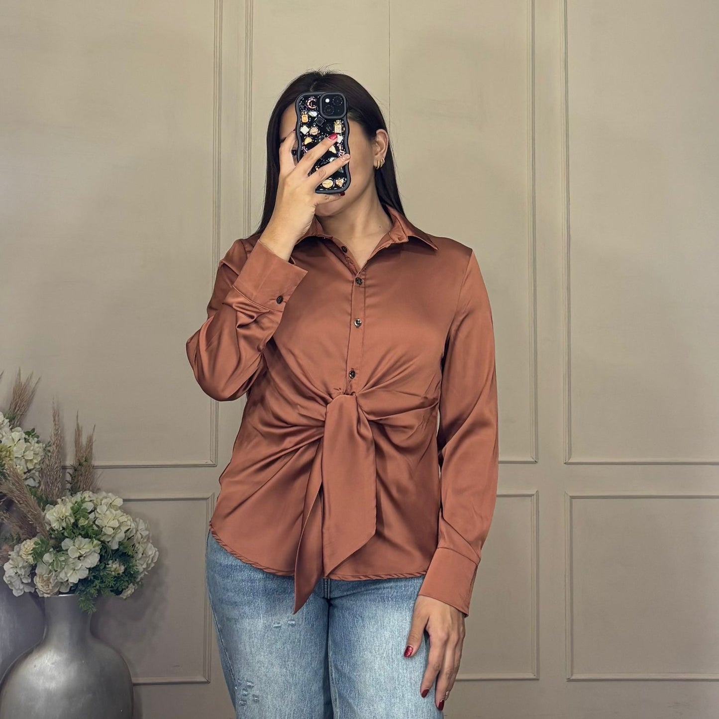 Blusa tipo seda manga larga