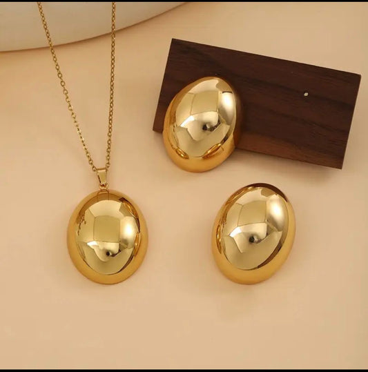 Juego de cadena y aretes óvalo minimalista