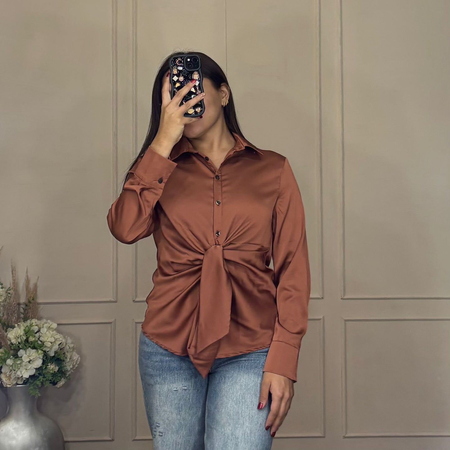 Blusa tipo seda manga larga