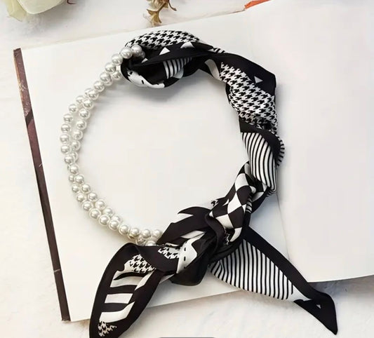Collar perlas con pañuelo