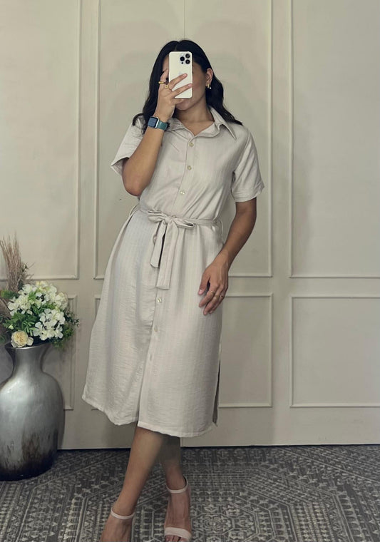 Vestido beige cinto