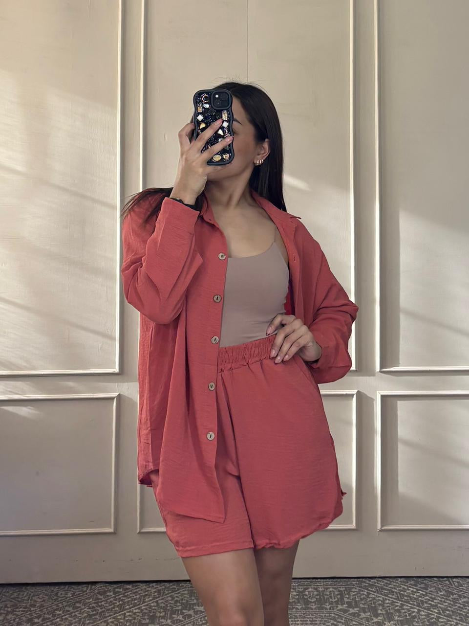 Conjunto short y blusa botones manga larga