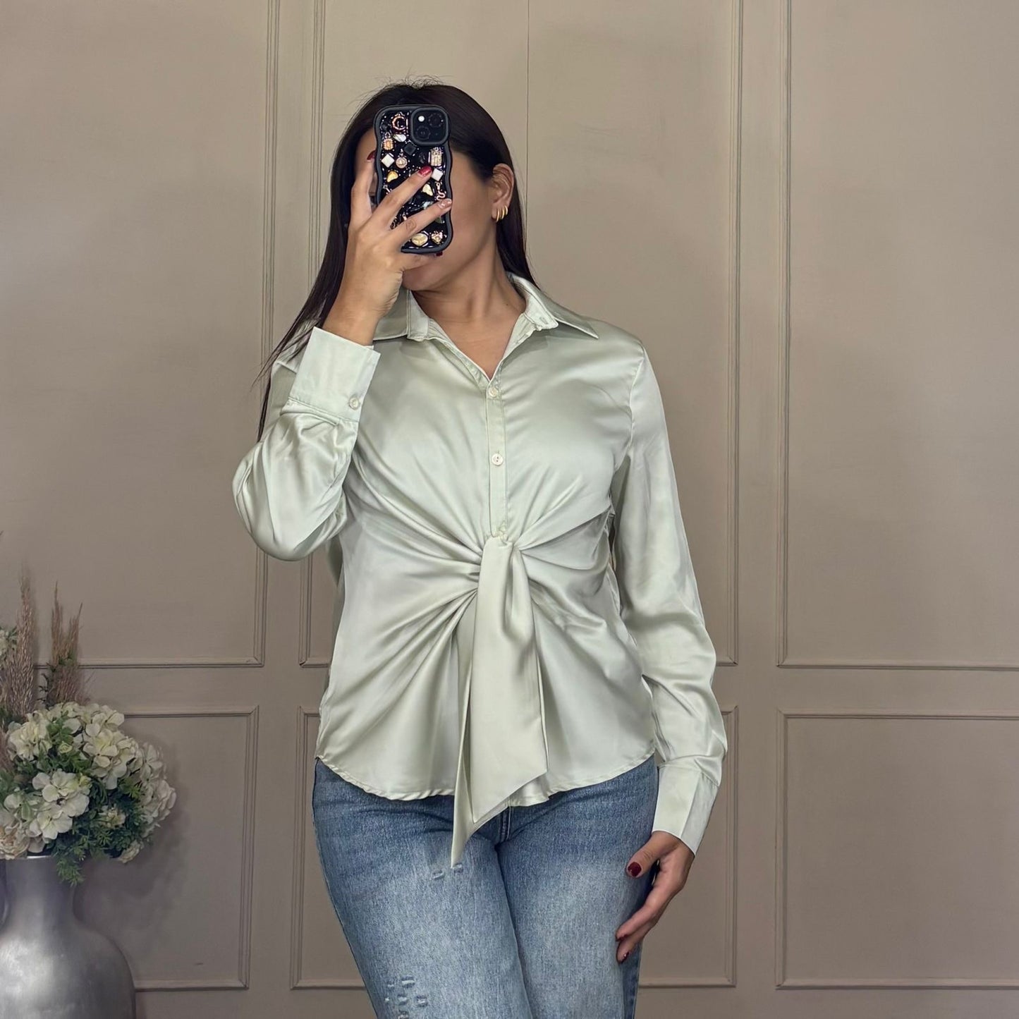 Blusa tipo seda manga larga