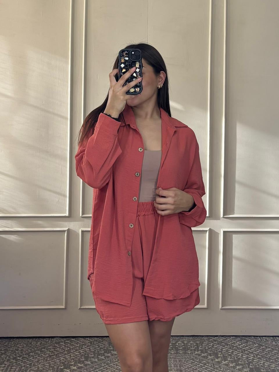 Conjunto short y blusa botones manga larga