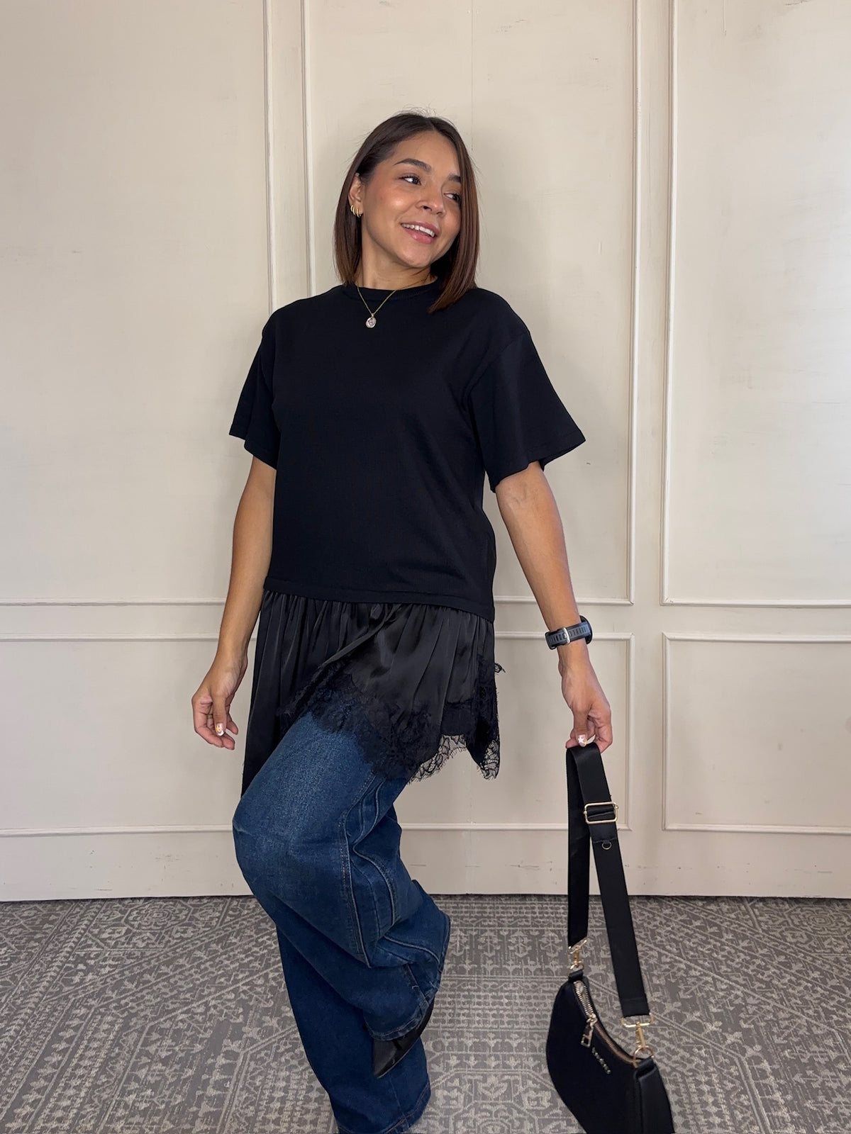 Blusa Alma · Holán de Satín con Encaje