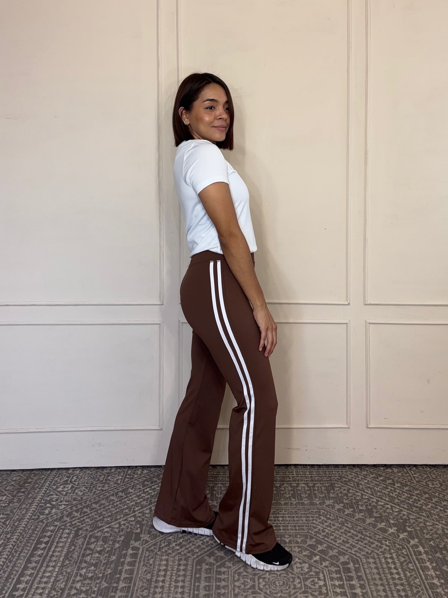 Pantalón Deportivo Líneas Laterales