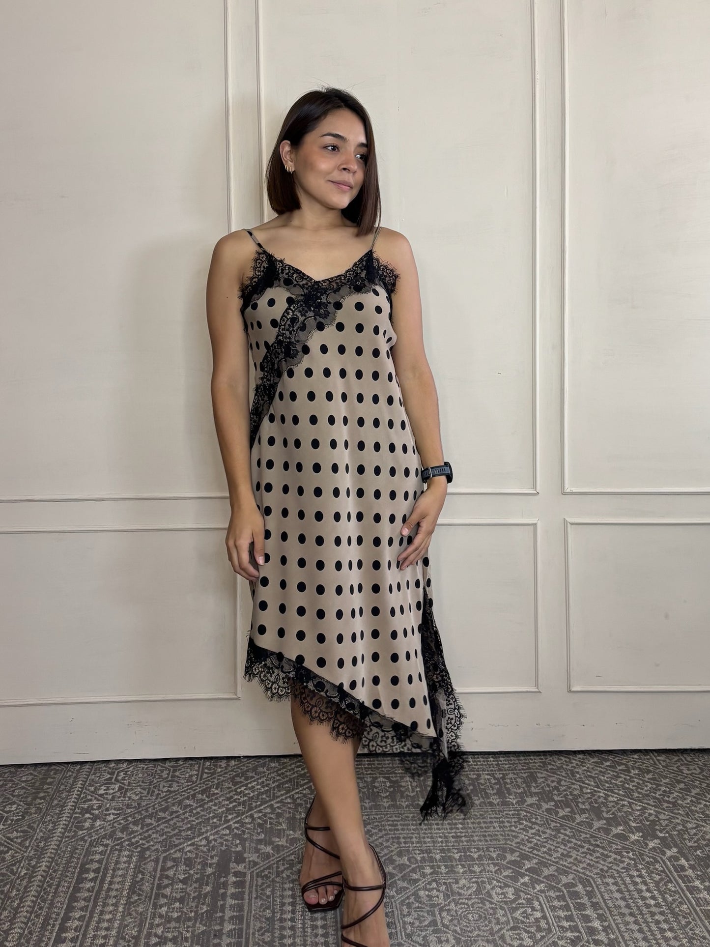 Vestido encaje polka dots