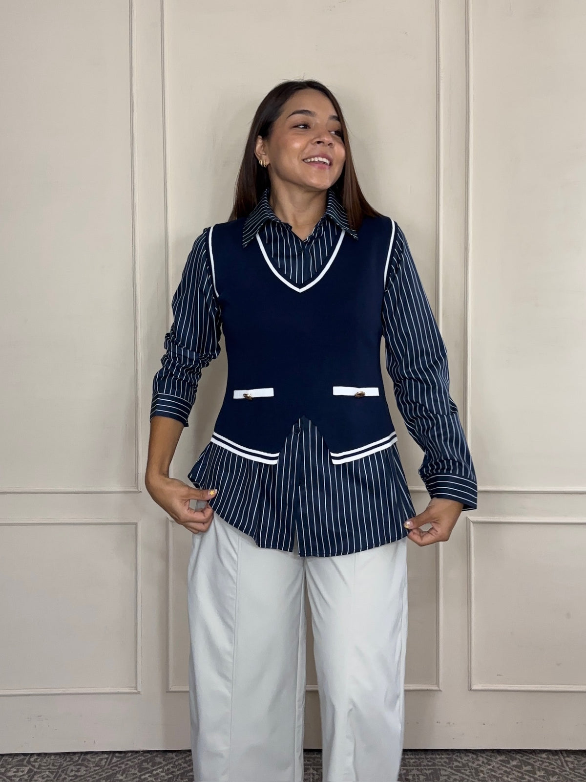 Blusa Constanza · Camisera con Chaleco de Punto