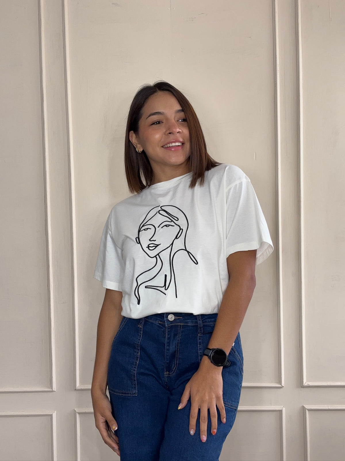 Playera Adela · Rostro en Trazo Lineal