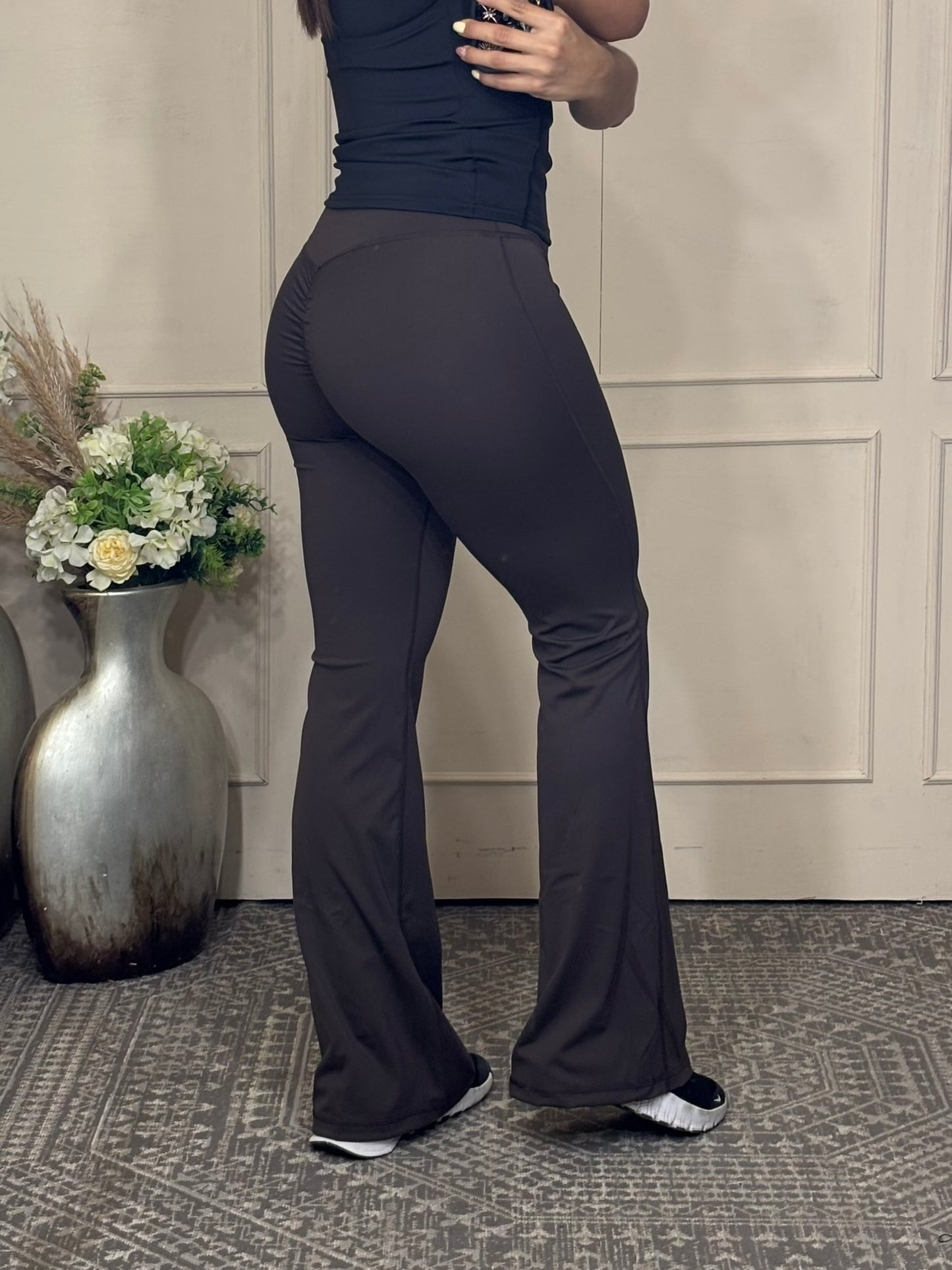 Legging deportivo acampanado efecto push up