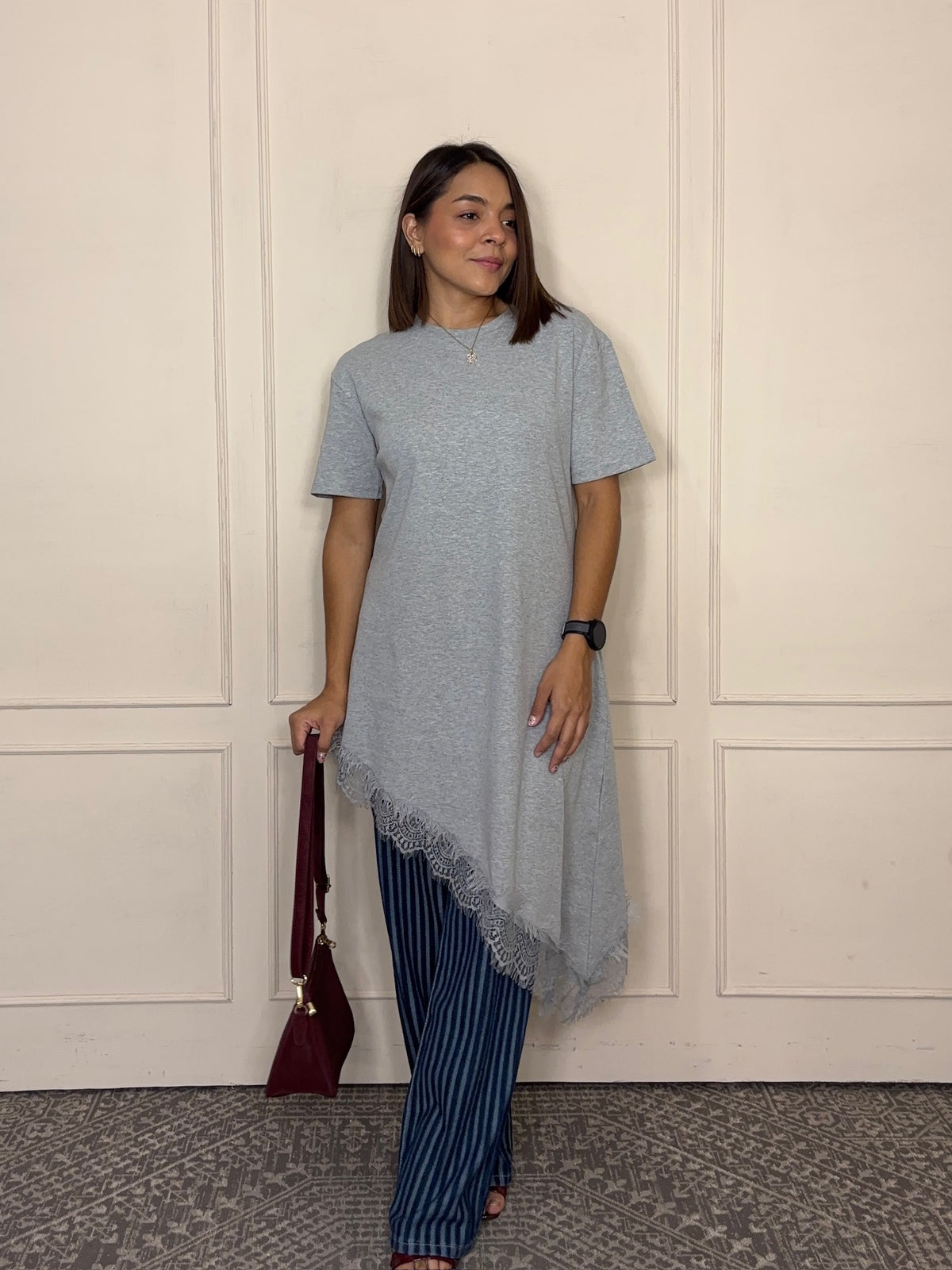 Blusa Ángela · Larga Asimétrica con Encaje