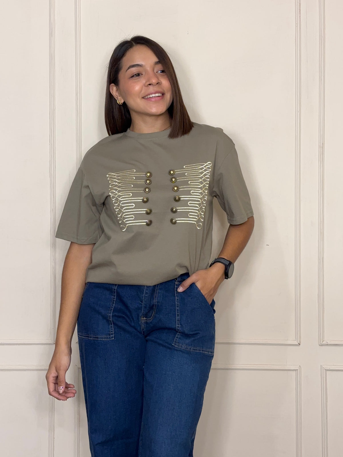 Playera Aurelia · Detalle Dorado Napoleón