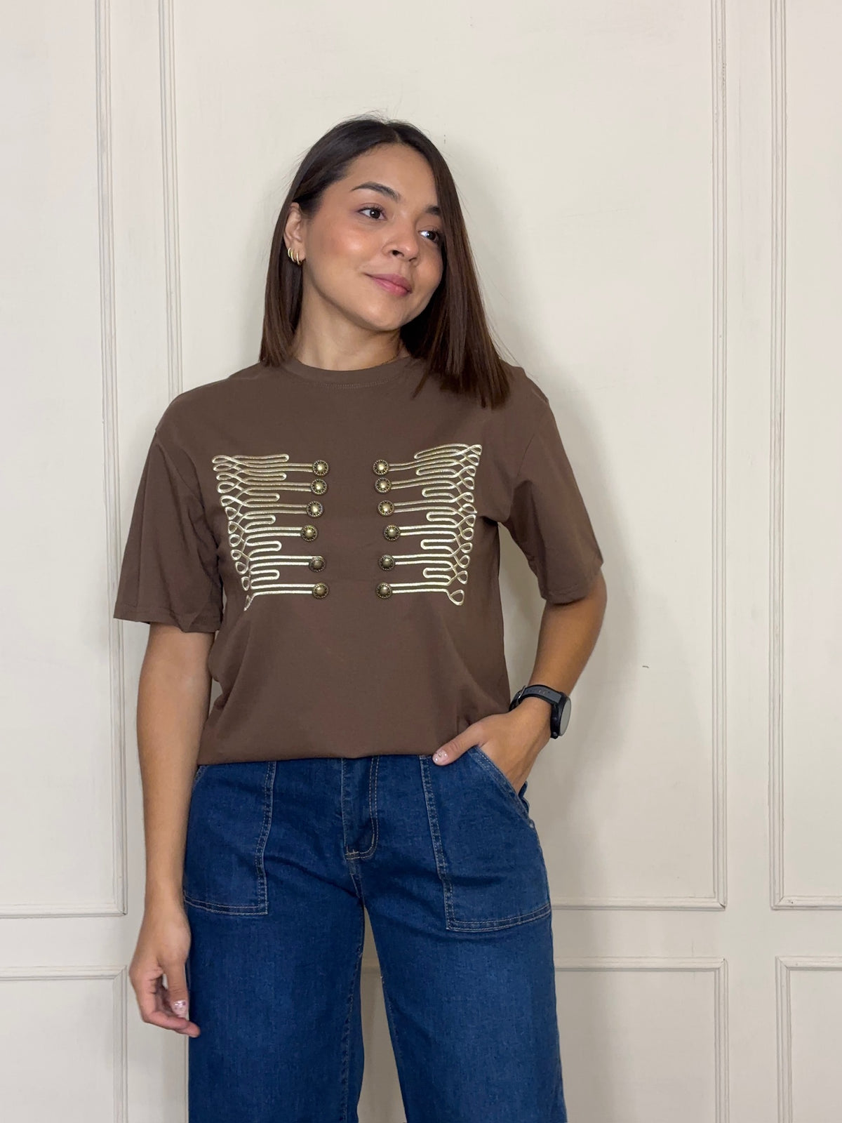 Playera Aurelia · Detalle Dorado Napoleón