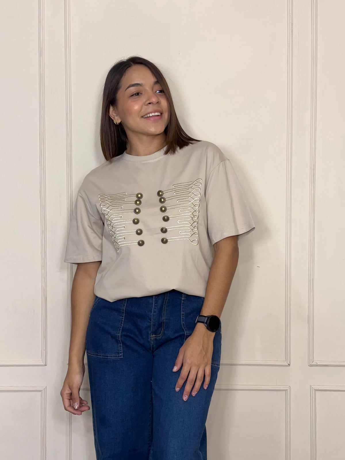 Playera Aurelia · Detalle Dorado Napoleón