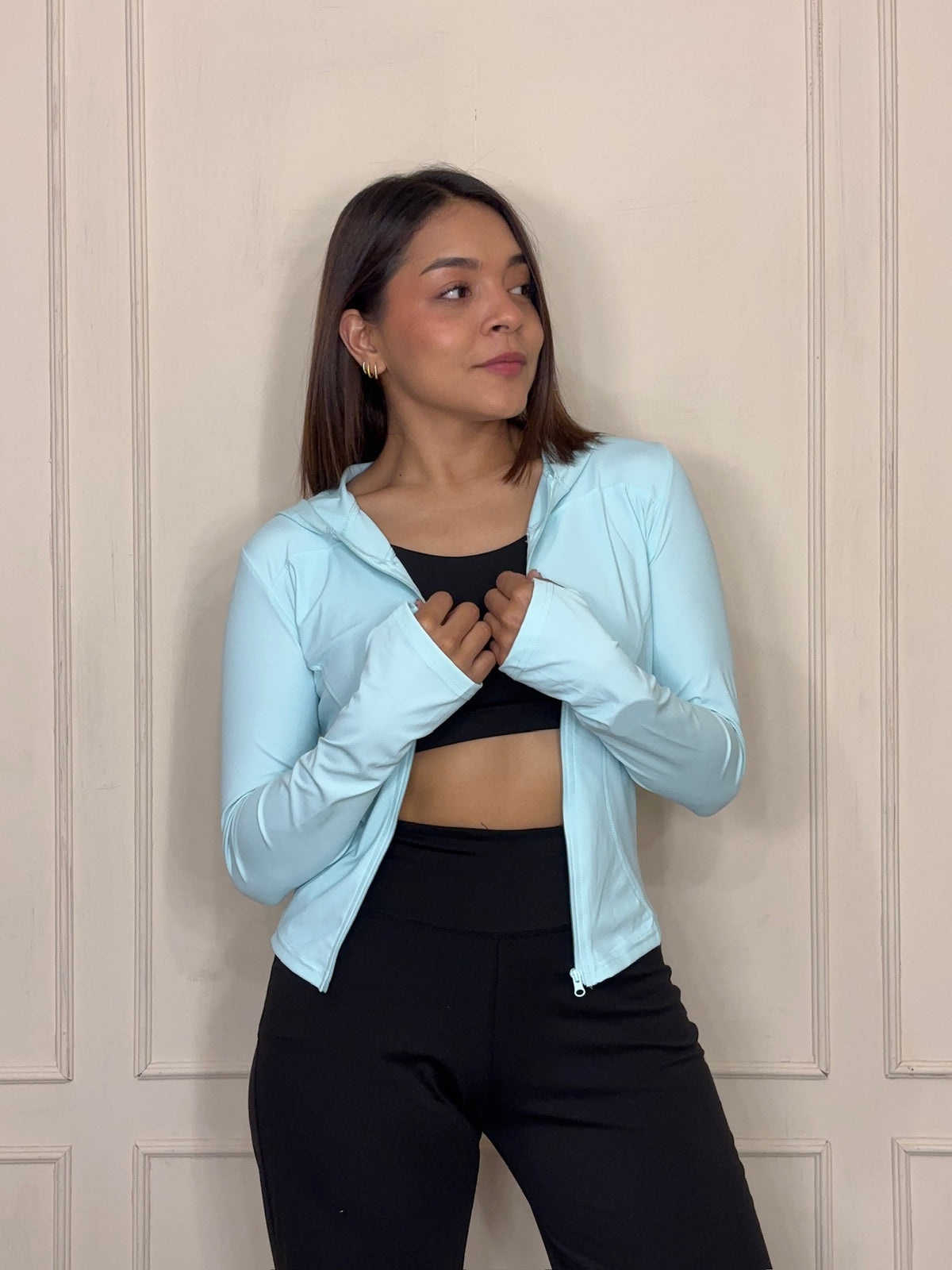 Chamarra Vanessa · Deportiva con Gorro
