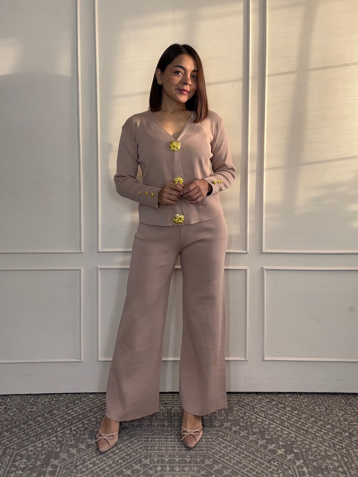 Conjunto Paloma · Dos Piezas Botones Grandes