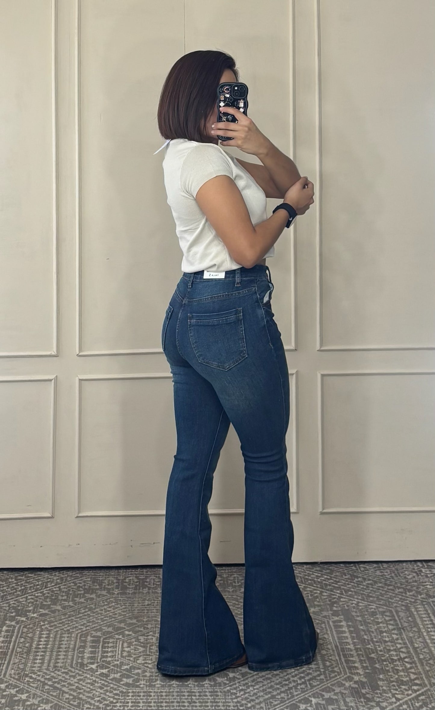 Jean Mezclilla Oscura Acampanada