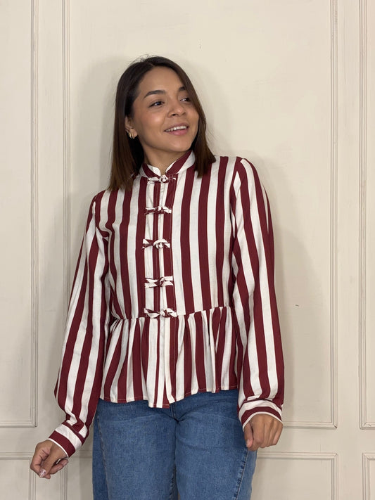 Blusa Antonia · Rayas con Botones de Nudo