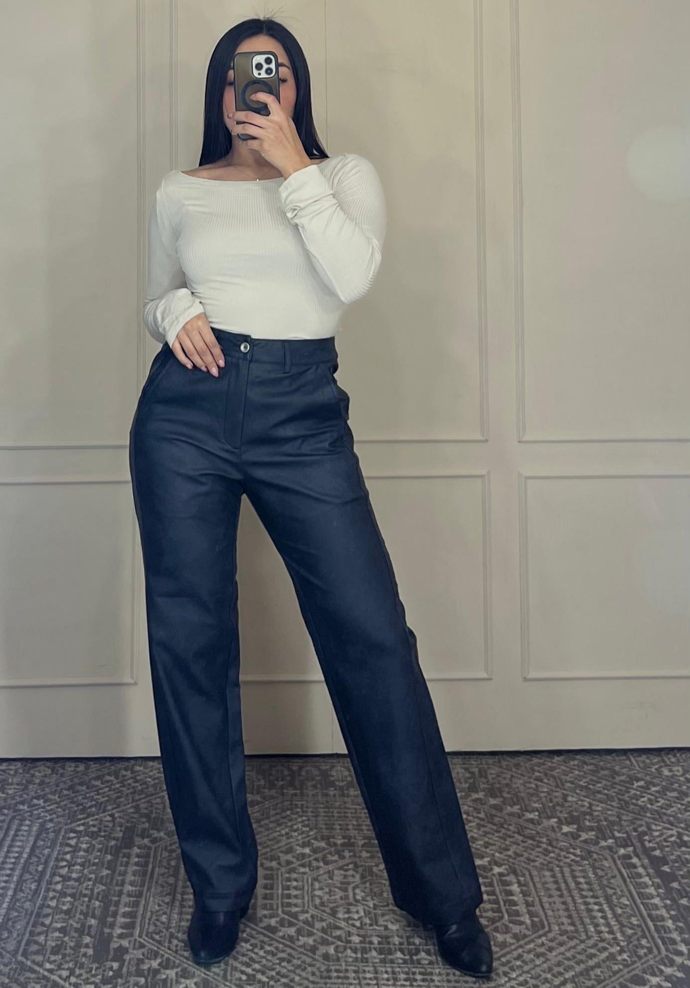 Pantalon vinil corte recto