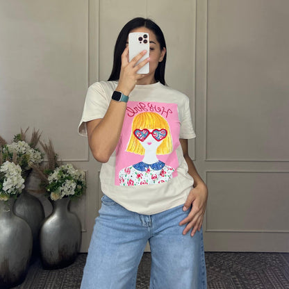 Blusa mona con lentes