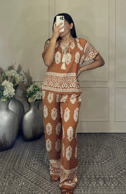 Conjunto blusa y pantalon elastico manga