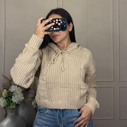 Sueter tejido con gorro