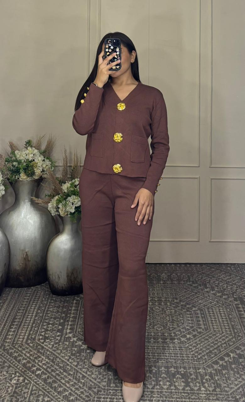 Conjunto boton dorado manga larga