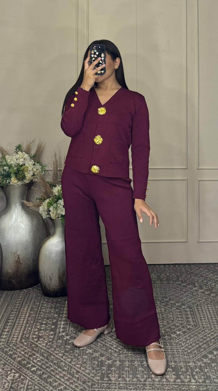 Conjunto boton dorado manga larga