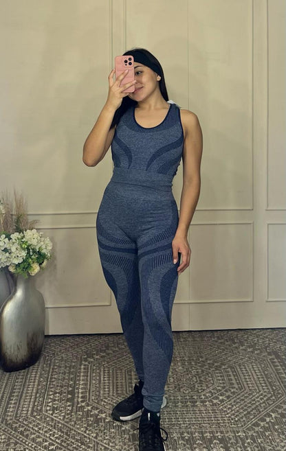 Conjunto deporivo pantalon y top