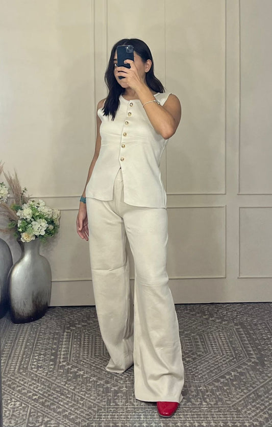 Conjunto chaleco botones dorados y pantalon